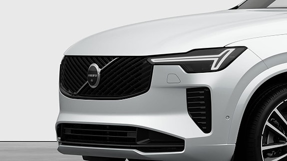 Volvo XC90 16 of 30