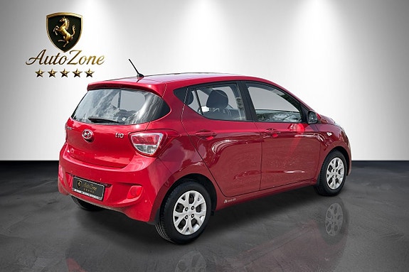 Hyundai i10 3 of 5