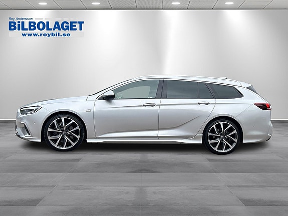 Opel Insignia 2 of 5
