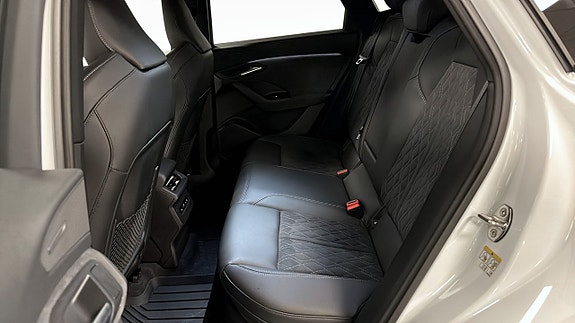 Audi Q6 e-tron 11 of 22