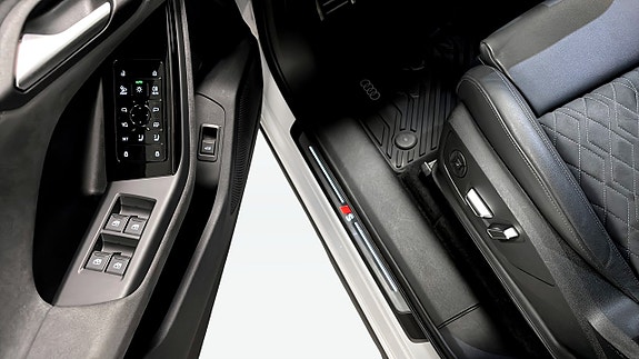 Audi Q6 e-tron 17 of 22