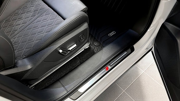 Audi Q6 e-tron 18 of 22