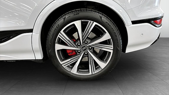 Audi Q6 e-tron 6 of 22