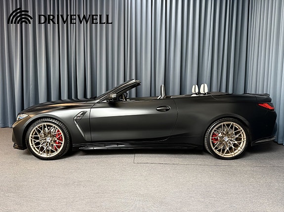 BMW M4 3 of 5
