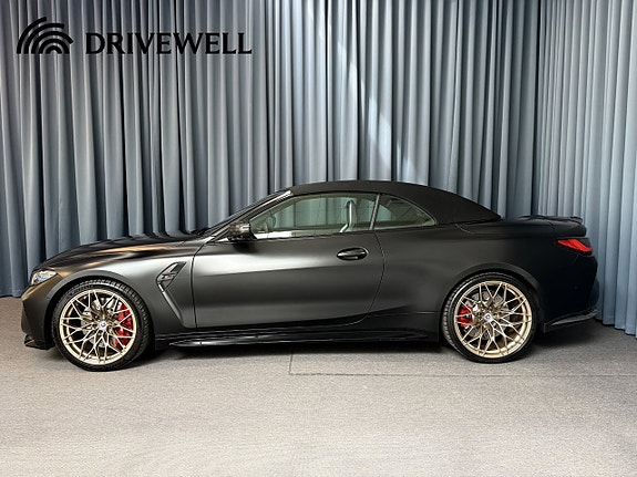 BMW M4 4 of 5