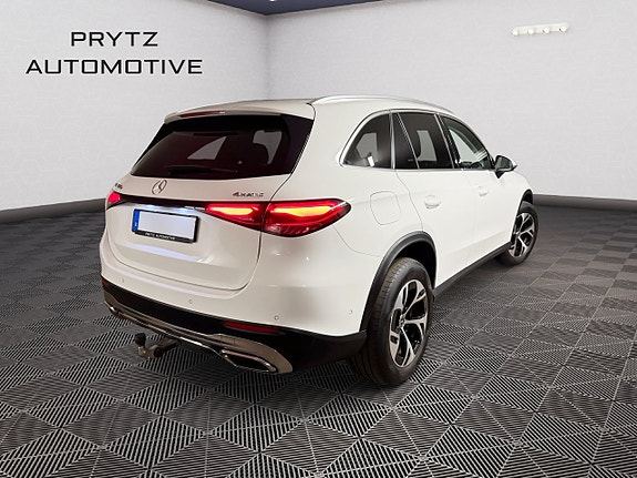 Mercedes-Benz GLC300 e 10 of 13