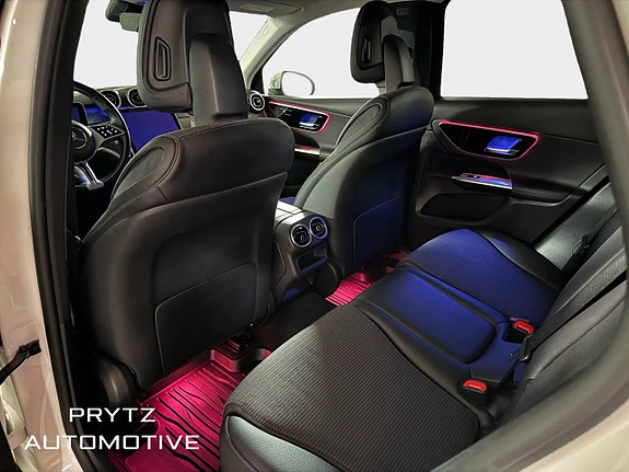 Mercedes-Benz GLC300 e 8 of 13