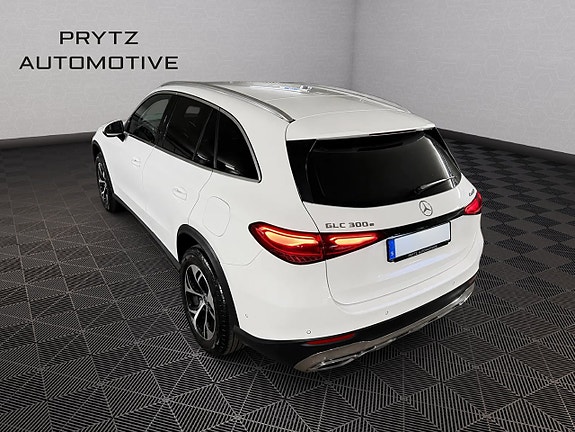 Mercedes-Benz GLC300 e 8 of 10