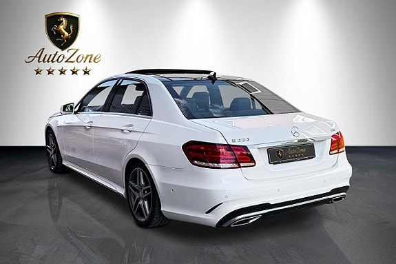 Mercedes-Benz E220 7 of 17