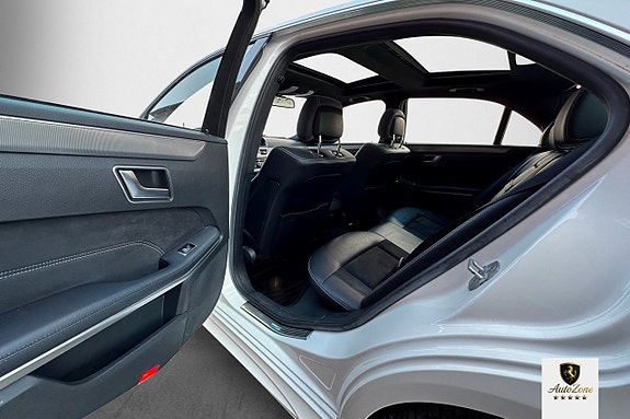 Mercedes-Benz E220 11 of 17
