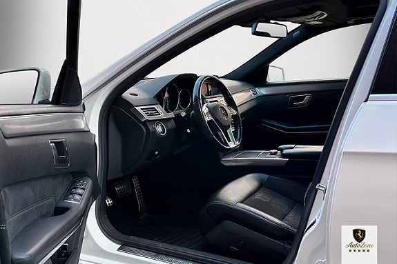Mercedes-Benz E220 9 of 17