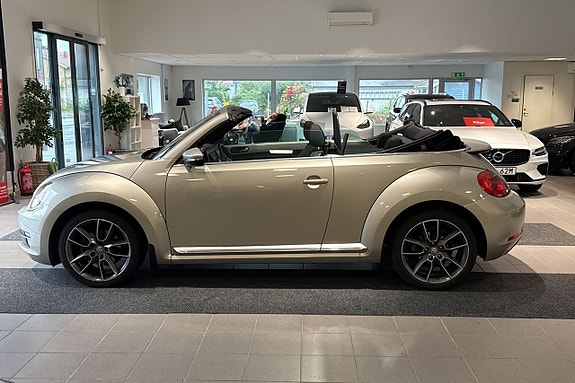 Volkswagen Beetle 3 of 5