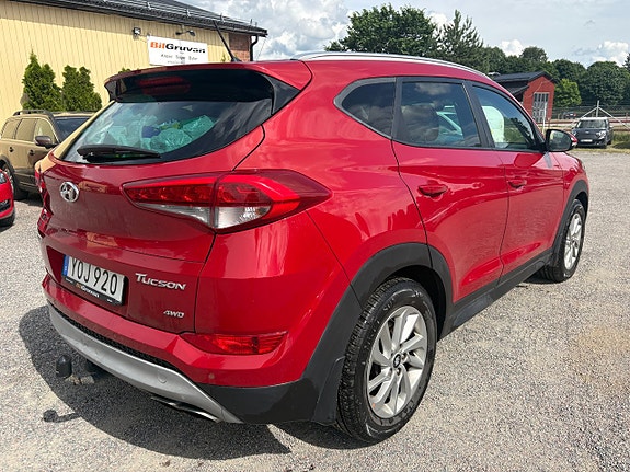 Hyundai Tucson 3 of 5