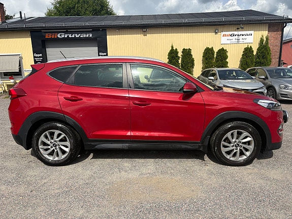 Hyundai Tucson 2 of 5