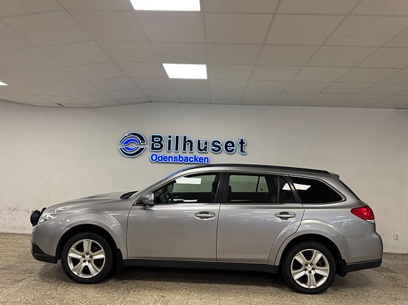 Subaru Outback 2 of 5