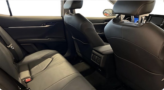 Toyota Camry 5 of 5