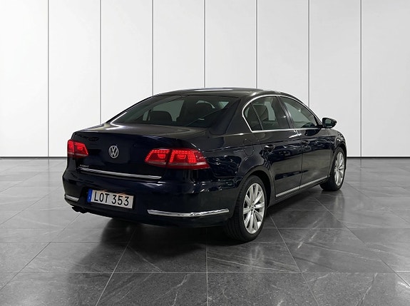Volkswagen Passat 3 of 14