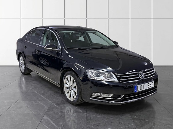 Volkswagen Passat 2 of 14