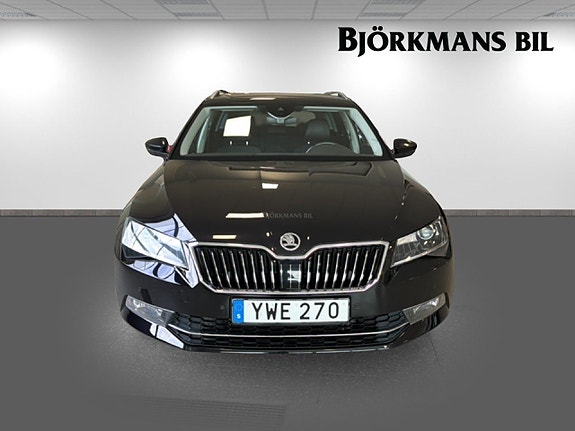 Skoda Superb 2 of 23