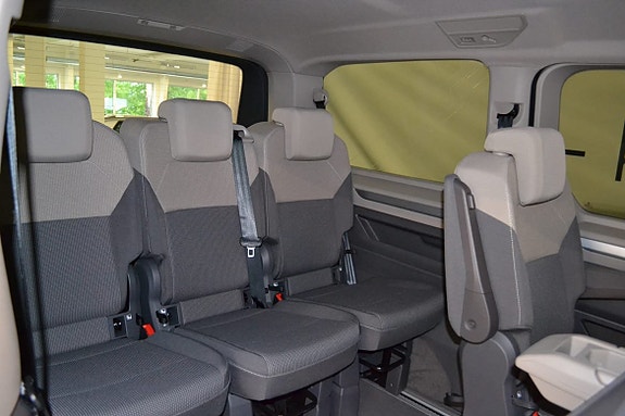 Volkswagen Multivan 15 of 16
