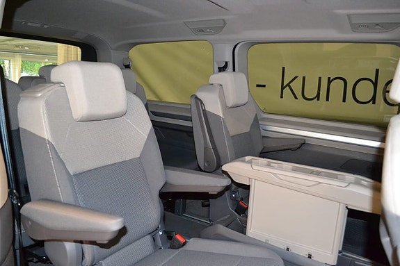 Volkswagen Multivan 14 of 16
