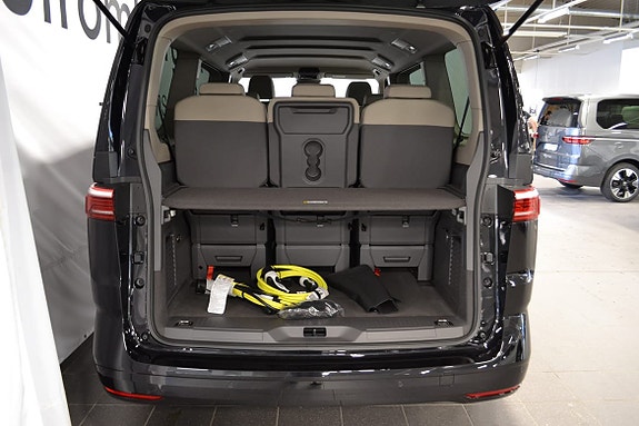 Volkswagen Multivan 4 of 16