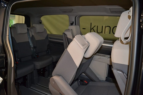 Volkswagen Multivan 16 of 16