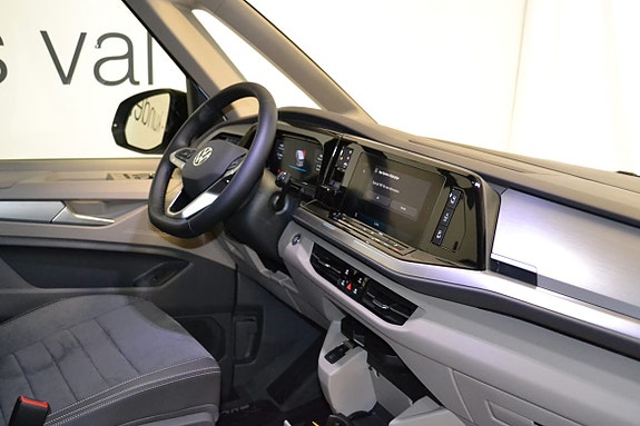 Volkswagen Multivan 8 of 15