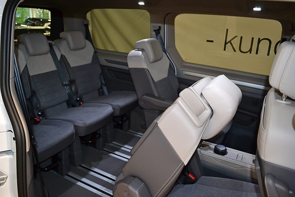 Volkswagen Multivan 15 of 15