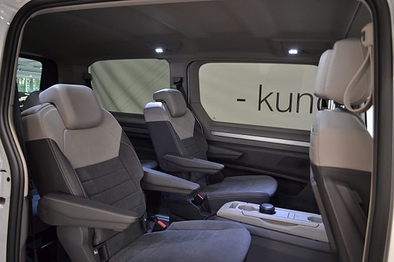 Volkswagen Multivan 12 of 15