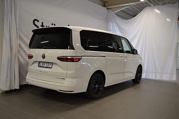Volkswagen Multivan 3 of 15