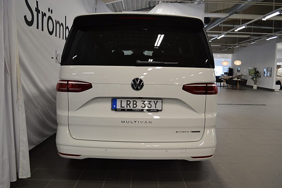 Volkswagen Multivan 4 of 15