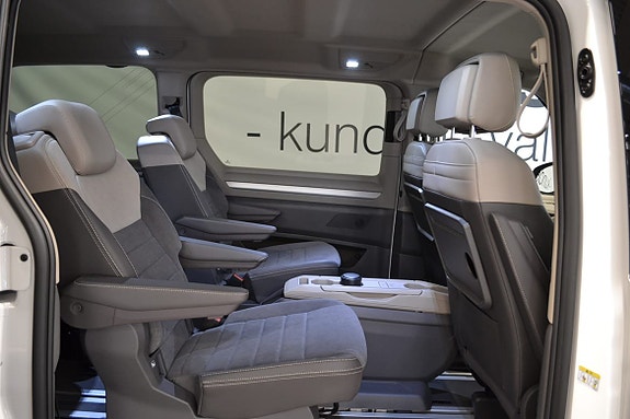 Volkswagen Multivan 11 of 15