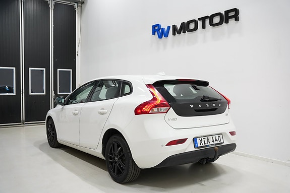Volvo V40 4 of 5