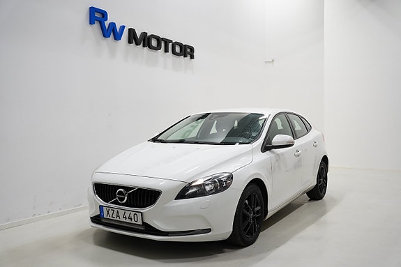 Volvo V40 2 of 5