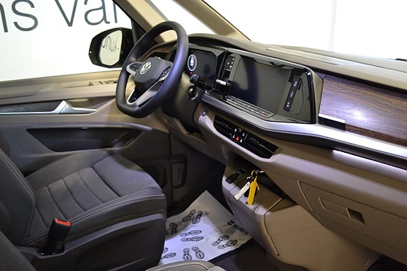 Volkswagen Multivan 3 of 5