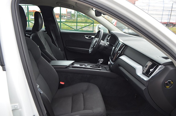 Volvo XC60 10 of 20