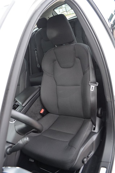 Volvo XC60 13 of 20