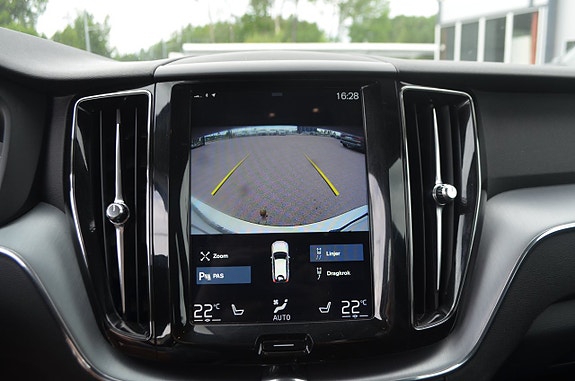 Volvo XC60 17 of 20