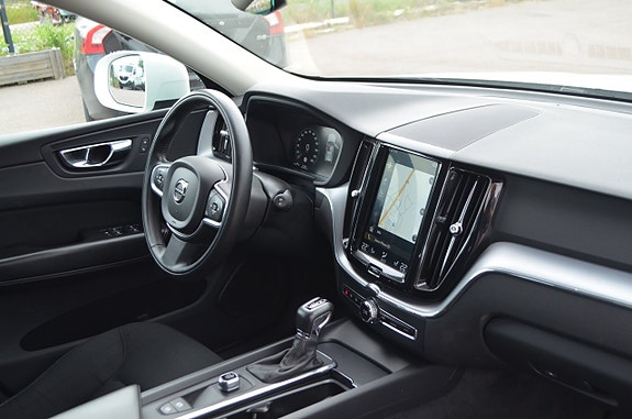 Volvo XC60 11 of 20