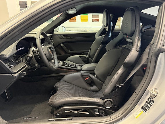 Porsche 911 GT3 15 of 29