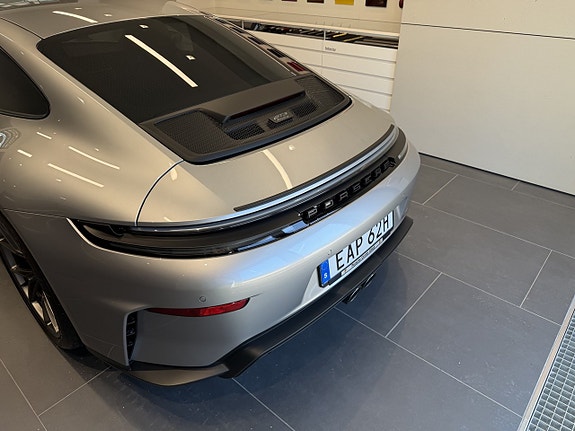 Porsche 911 GT3 8 of 29