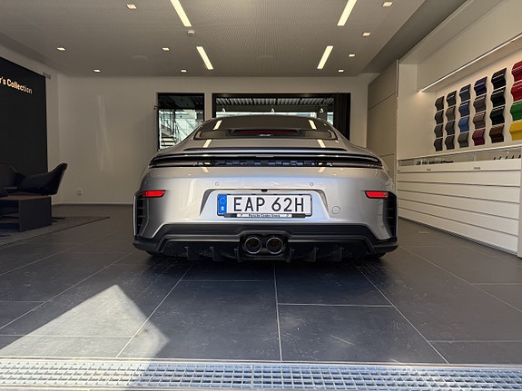 Porsche 911 GT3 11 of 29