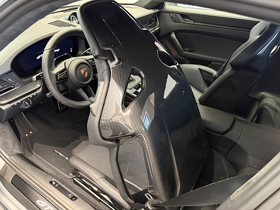 Porsche 911 GT3 16 of 29