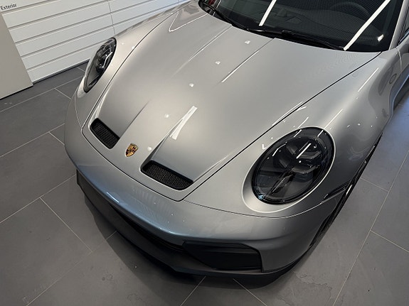 Porsche 911 GT3 3 of 5