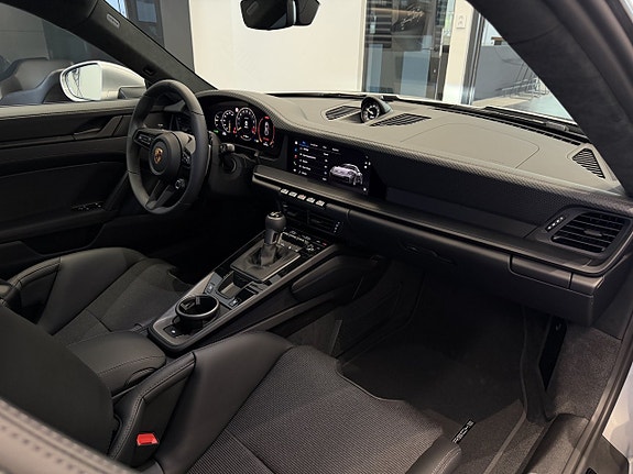 Porsche 911 GT3 27 of 29