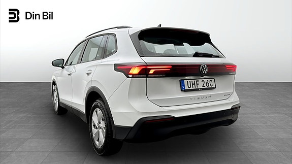 Volkswagen Tiguan 3 of 19