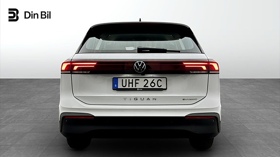 Volkswagen Tiguan 5 of 19