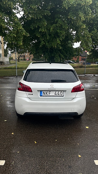 Peugeot 308 3 of 5