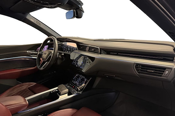 Audi e-tron 18 of 25